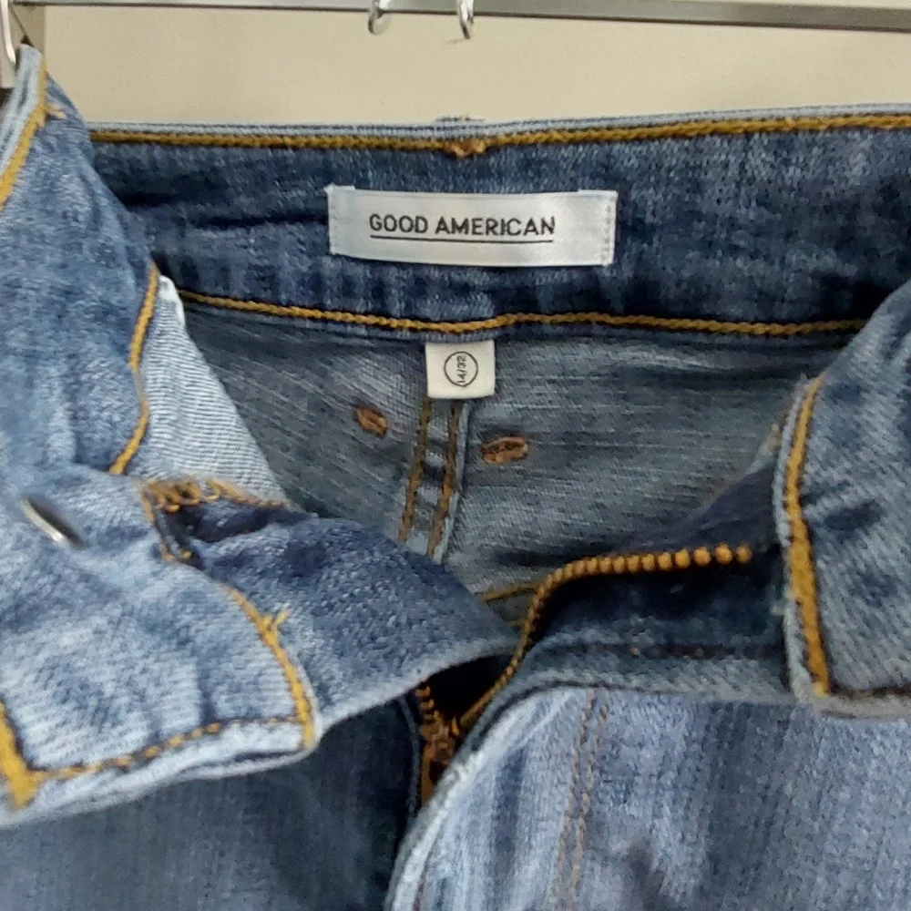 Good American distresses pencil jean skirt - Picture 5 of 6